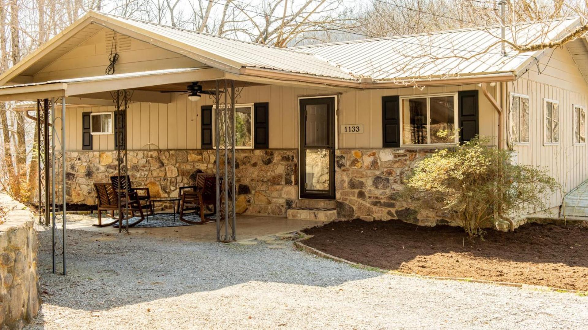 Little Smoky Retreat , 3 Bedroom , Close To Downtown Gatlinburg And Pigeon Forge Екстериор снимка